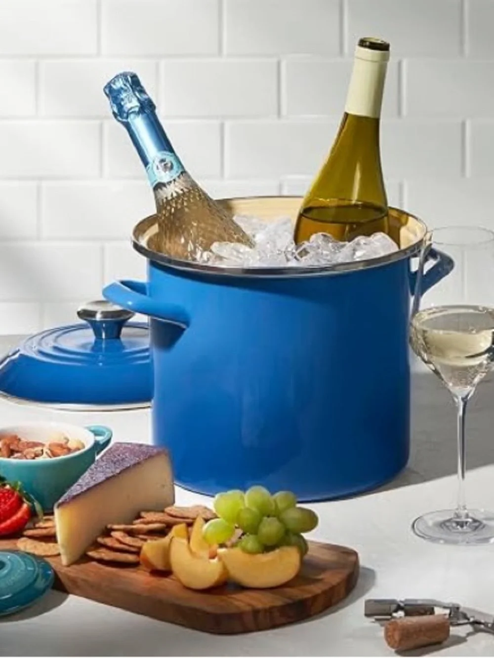 Le Cruset 8 Quart Stock Pot, Blue, Gently used, CLEAN!